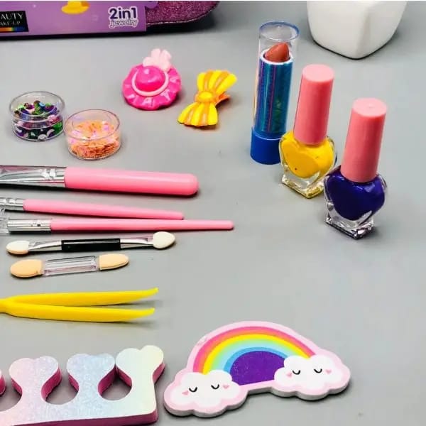 Princess Cosmetic Pack – Kids Makeup Vanity Case ✨