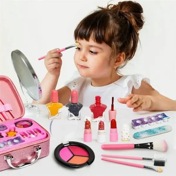 Princess Cosmetic Pack – Kids Makeup Vanity Case ✨