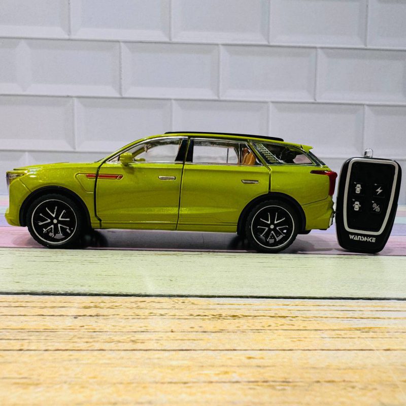 Remote Control Die-Cast SUV Car – Rechargeable & Realistic Design