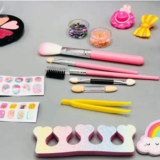 Princess Cosmetic Pack – Kids Makeup Vanity Case ✨